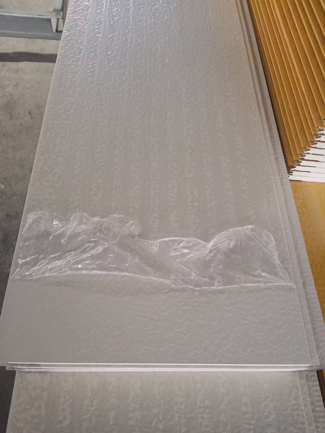 金屬雕花保溫板.jpg